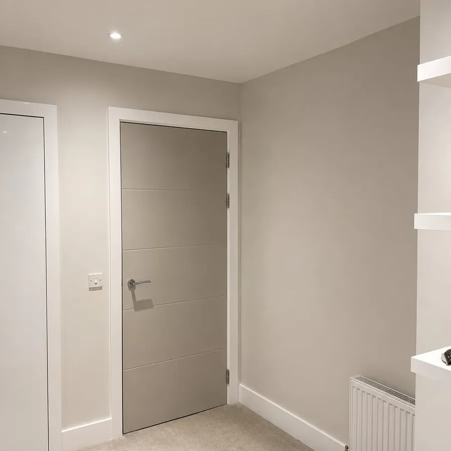Repainted landing with painted woodwork, Edinburgh